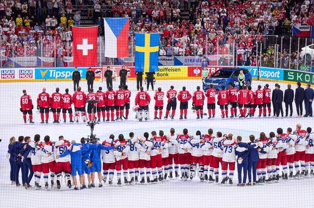 Reprezentanti Česka a Švýcarska po finále MS v hokeji 2024. Jaké jsou nominace pro hokejové MS 2025?
