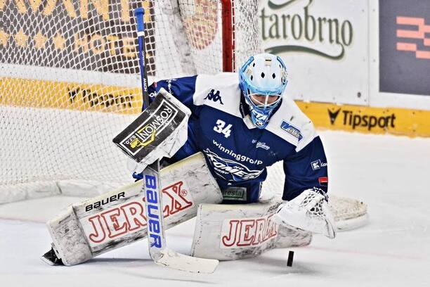 Brankář Komety Brno Michal Postava.