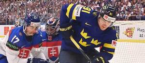 MS v hokeji 2024: Zleva Šimon Nemec, Stanislav Škorvánek a Carl Grundström MS v hokeji 2024: Zleva Šimon Nemec, Stanislav Škorvánek a Carl Grundström