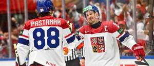 Roman Červenka se raduje s Davidem Pastrňákem po vítězném gólu proti Norsku na MS v hokeji 2025. Roman Červenka se raduje s Davidem Pastrňákem po vítězném gólu proti Norsku na MS v hokeji 2025.