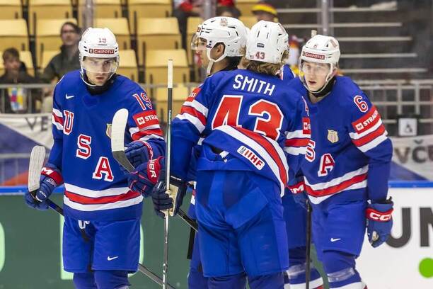 Hráči USA s přehledem vyhráli první dva zápasy na MS v hokeji 2025