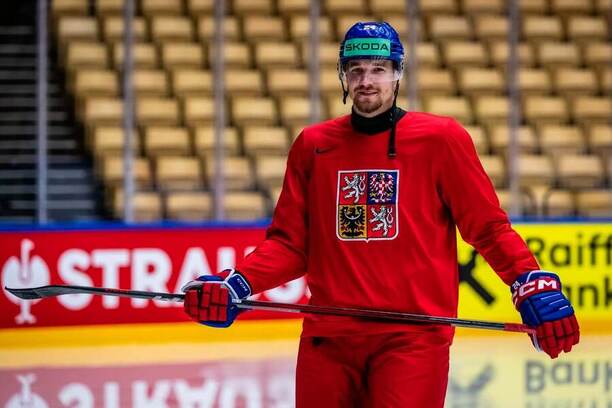 Útočník Adam Klapka byl dopsán na soupisku českého týmu na mistrovství světa v hokeji 2025.