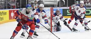 Poslední zápas ve skupině B na MS v hokeji 2025 odehraje český tým dnes proti USA. Sledujte ho živě na TV Tipsport. Poslední zápas ve skupině B na MS v hokeji 2025 odehraje český tým dnes proti USA. Sledujte ho živě na TV Tipsport.