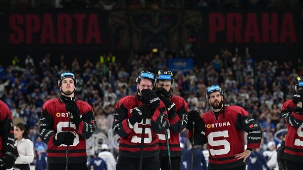 Hráči týmu HC Sparta Praha smutní po vyřazení v semifinále play off ELH 2025 od Komety