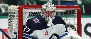 NHL play off 2024/25: Brankář Winnipegu Connor Hellebuyck v duelu proti Dallasu NHL play off 2024/25: Brankář Winnipegu Connor Hellebuyck v duelu proti Dallasu
