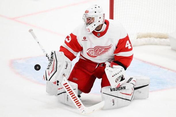 Petr Mrázek v březnovém zápase proti Washingtonu Capitals