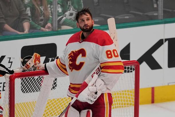 Český hokejový brankář Dan Vladař v NHL mění dres, po letech v Calgary je nově gólmanem Philadelphie.