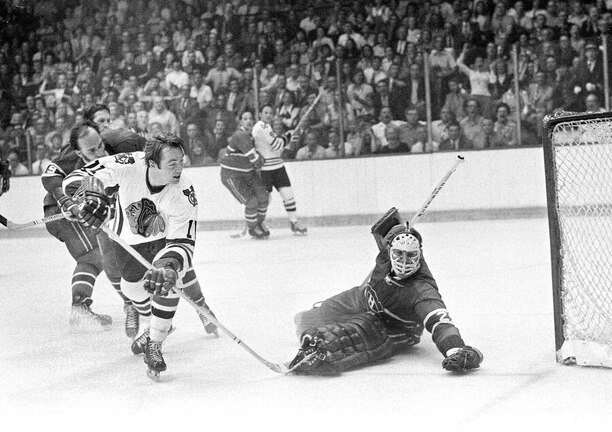 Ken Dryden předvádí zákrok za Montreal Canadiens