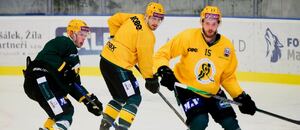 Předsezónní trénink VHK ROBE Vsetín, zleva Tomáš Jandus, Matěj Stříteský a Jan Zahradníček