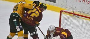 Momentka z utkání Jihlava vs. Vsetín, fotka z play off Maxa ligy 2025