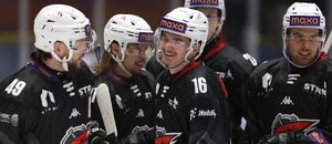 Hokejisté Chomutova se radují z gólu proti Zlínu, dnes Piráti v Maxa lize hostí Vsetín Hokejisté Chomutova se radují z gólu proti Zlínu, dnes Piráti v Maxa lize hostí Vsetín