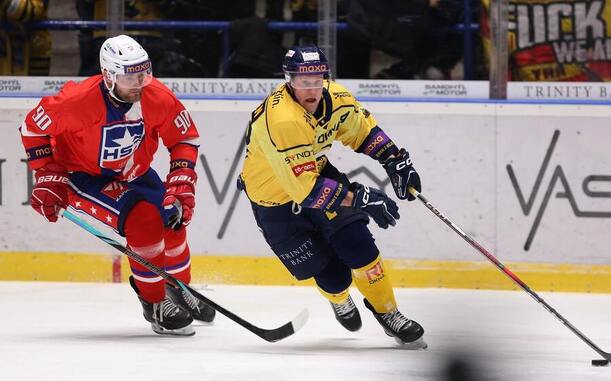 Martin Dočekal (vlevo) a Aleksi Salonen v utkání Zlín vs. Třebíč v sezoně 2024/25