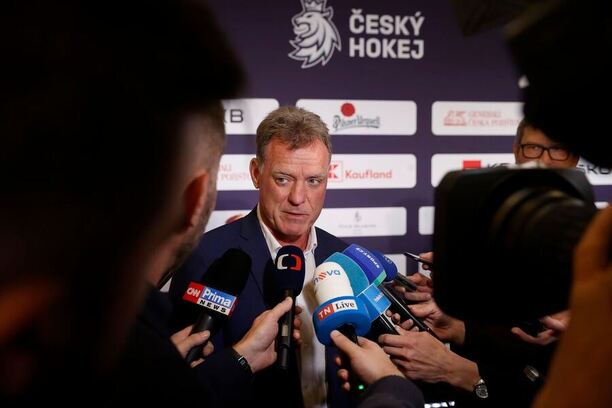 Trenér české hokejové reprezentace Radim Rulík Trenér české hokejové reprezentace Radim Rulík