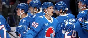 Martin Nečas slaví gól v zápase NHL 2025/26, za Colorado skóroval proti svému bývalému týmu z Caroliny. Martin Nečas slaví gól v zápase NHL 2025/26, za Colorado skóroval proti svému bývalému týmu z Caroliny.