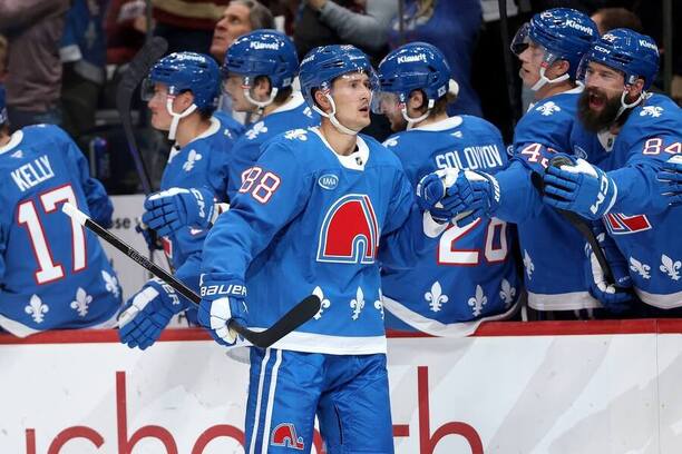 Martin Nečas slaví gól v zápase NHL 2025/26, za Colorado skóroval proti svému bývalému týmu z Caroliny. Martin Nečas slaví gól v zápase NHL 2025/26, za Colorado skóroval proti svému bývalému týmu z Caroliny.