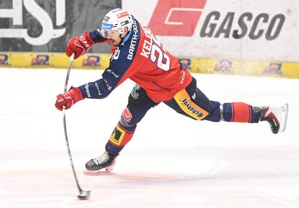 Pardubický útočník Miloš Kelemen v akci