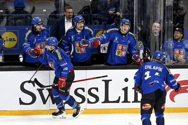 Modré dresy přinesly českému týmu štěstí, Švýcary porazil 4:0