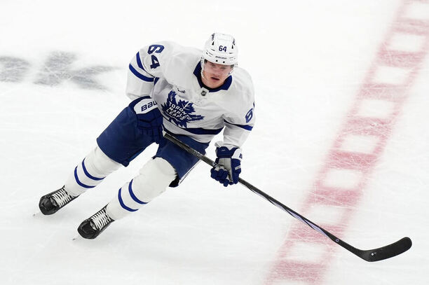 Hokejový útočník David Kämpf v NHL mění dres, po Torontu bude hrát za Vancouver