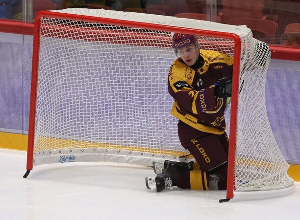 Jihlavský útočník Maxim Burkov, fotka ze zápasu Jihlava vs. Zlín