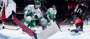 Český brankář Marek Langhamer v zápase SHL. Kde sledovat 1. švédskou hokejovou ligu živě v TV a online?