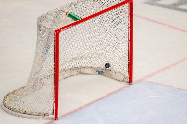 Puk se dostává do odkryté branky