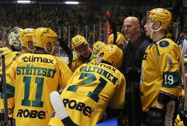 Taktická porada týmu VHK Robe Vsetín, momentka z utkání proti Zlínu