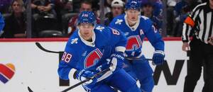 Český forvard Martin Nečas v akci během střetnutí s Montrealem