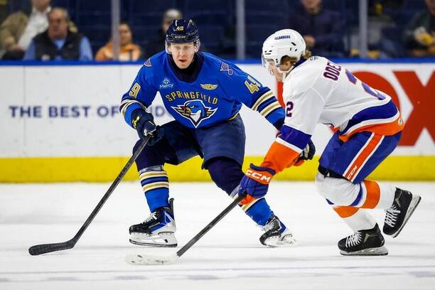 Jakub Štancl, jeden z Čechů v AHL, živě v akci během zápasu Springfieldu s Bridgeportem