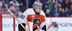 Český hokejový brankář Dan Vladař v dresu Philadelphie během utkání sezóny NHL 2025-26