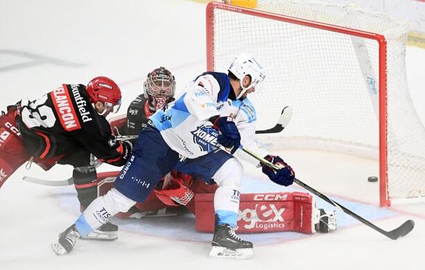 Ve vzájemných soubojích této sezóny vyhrál vždy hostující tým. Jak dopadne souboj Hradce s&nbsp;Kometou tentokrát? Sledujte zápas v&nbsp;online livestreamu