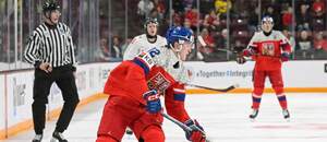 Max Curran, český útočník, v utkání na MSJ 2026 proti Kanadě