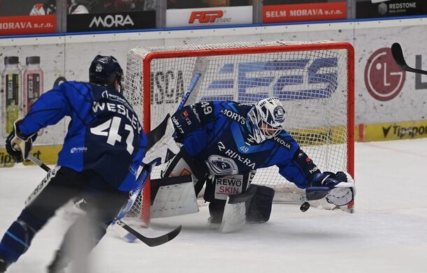 Brankář týmu HC Vítkovice Ridera Dominik Hrachovina v&nbsp;akci. Měl by nastoupit i&nbsp;dnes 28. 12. 2025 proti Hradci Králové.