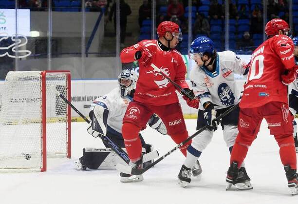 Třinec zatím uspěl v&nbsp;obou vzíjemných zápasech této sezóny. Jak dopadne duel s&nbsp;Kladnem nyní?