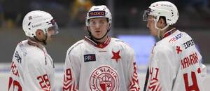 Zleva na snímku hráči Slavie Daniel Kružík, Fabien Kočí a Štěpán Havránek