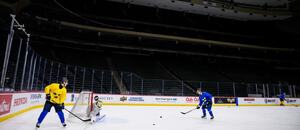 Fotka z tréninku švédské hokejové reprezentace U20 na MS juniorů 2026