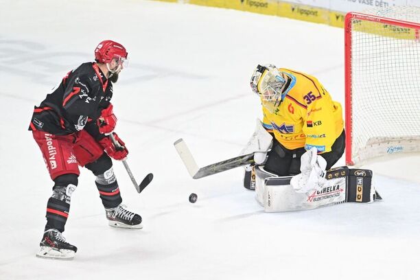 Radovan Pavlík z&nbsp;Hradce Králové zakončuje