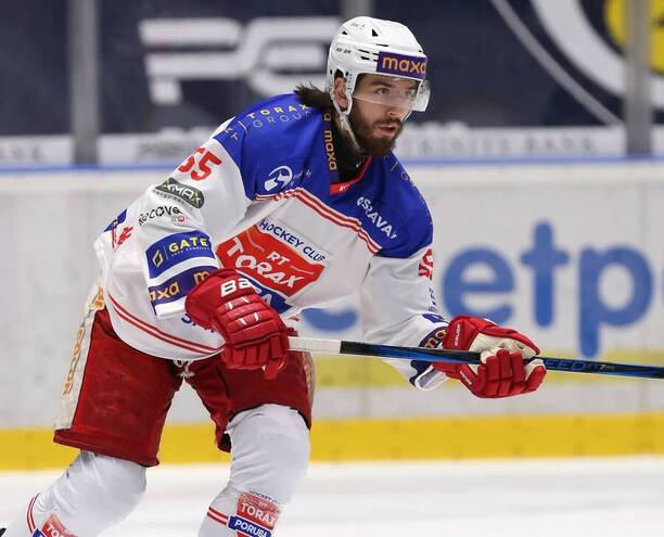 Záběr na porubského obránce Radka Jeřábka