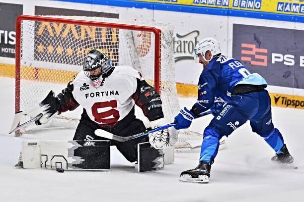 Brankář Jakub Kovář a&nbsp;útočník Jakub Flek, hvězdy Sparty a&nbsp;Komety neboli týmů, které se dnes utkají v&nbsp;předehrávce 42. kola ELH 2025-26.