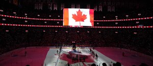 Kanadská hokejová reprezentace nastupuje na led