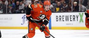 Švédský útočník Leo Carlsson kvůli zranění zřejmě definitivně přišel o ZOH 2026