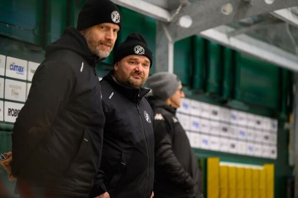 Vsetínští trenéři Michal Broš (vlevo) s&nbsp;Lubošem Jenáčkem