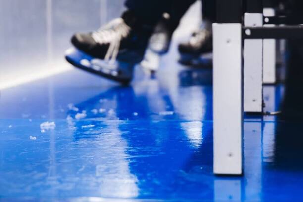 Záběr na hokejovou střídačku