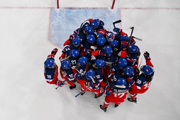 České hokejistky drží při sobě