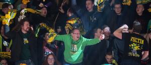 Vsetínští fanoušci oslavují gól