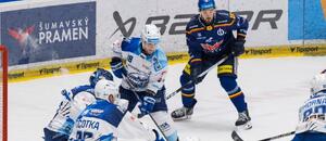 Českobudějovický útočník Róbert Lantoši před brněnskou brankou