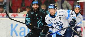 Tory Dello a Adam Musil v zápase mezi Libercem a Karlovými Vary