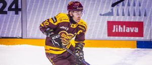 Kapitán Dukly Jihlava Tomáš Čachotský v zápase 1. české Maxa ligy. I jeho dnes čeká třetí utkání semifinále play off.