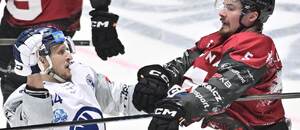 Jan Schleiss z Plzně a Mikael Seppälä ze Sparty ve čtvrtfinálovém zápase