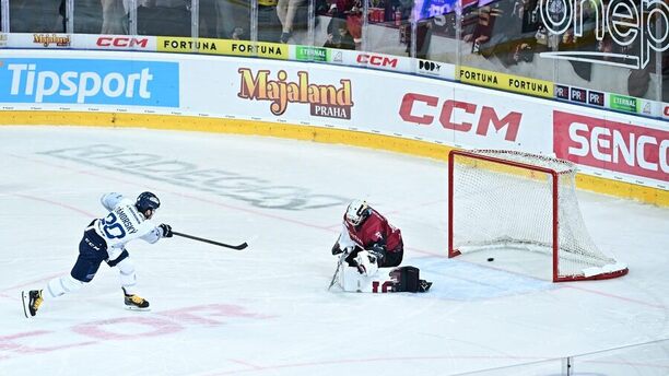 Petr Zámorský se včera postaral o&nbsp;vítězný nájezd. Kdo uspěje dnes? Sledujte 4.&nbsp;zápas čtvrtfinálové série mezi Spartou a&nbsp;Plzní živě