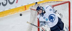 Brankář Nick Malík ve 3. čtvrtfinále play off Tipsport extraligy 2026. Dnes jsou na programu 4. zápasy sérií Sparta vs. Plzeň a Kometa vs. Pardubice